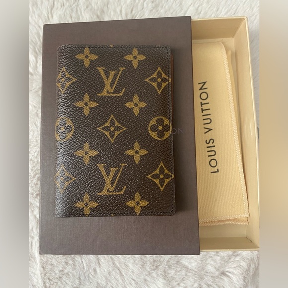 Louis Vuitton Accessories Authentic Louis Vuitton Passport Holder